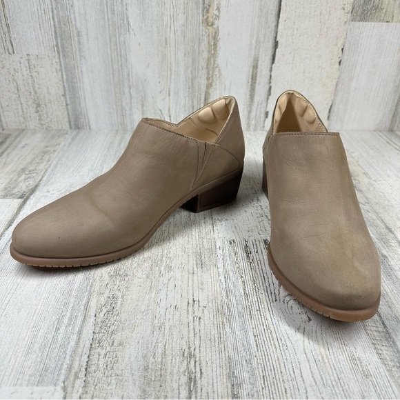 Hush Puppies Comfortable Women's Sienna Shootie Taupe Nubuck #392 - Picture 5 of 13